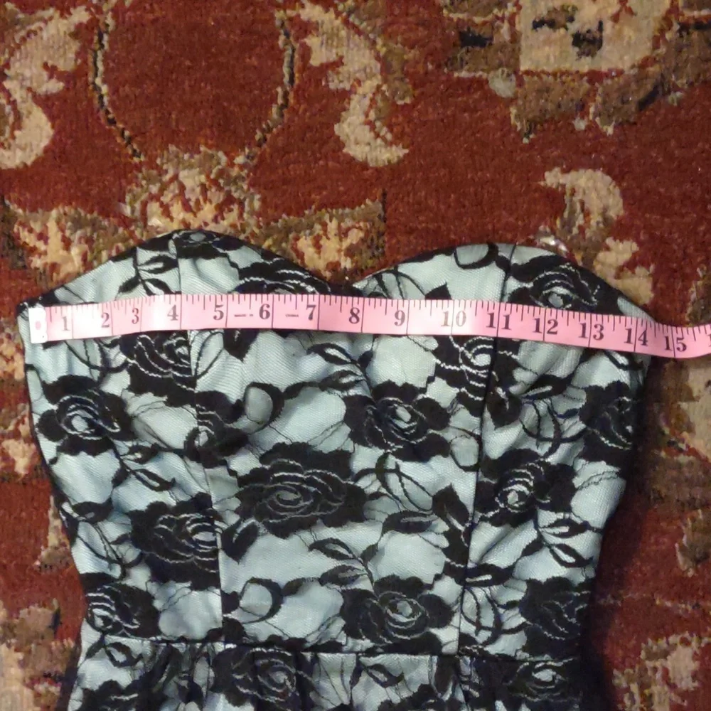 Vintage 2000s sweetheart lace prom dress - Picture 7 of 10